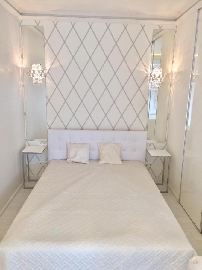 Cloe Apartman Szeged Buitenkant foto