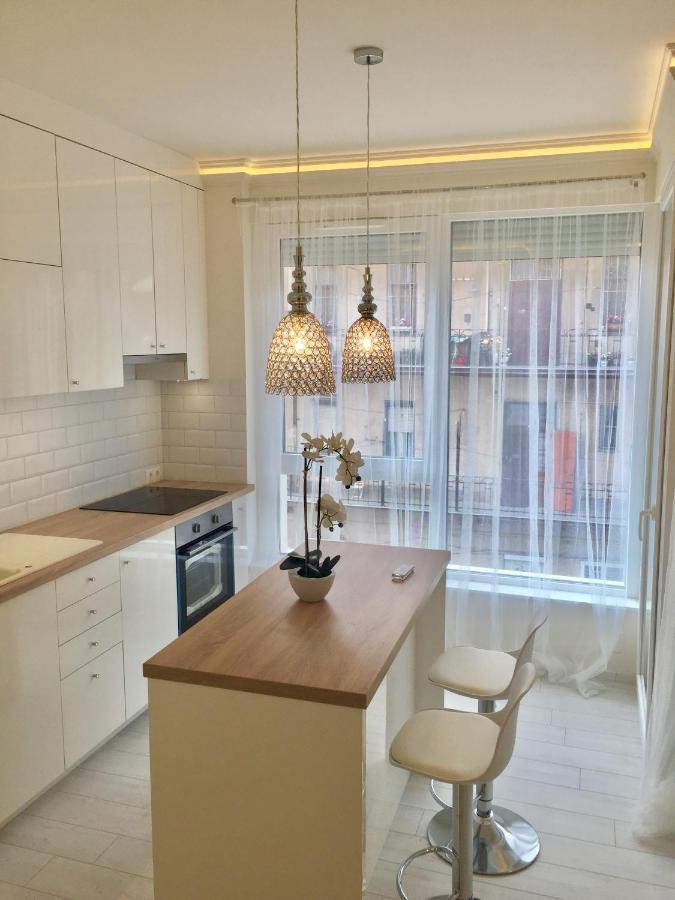 Cloe Apartman Szeged Buitenkant foto